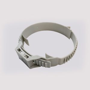 Adjustable universal pipe clamp